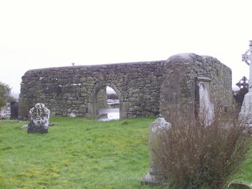 Church Ruin in Effin graveyard
